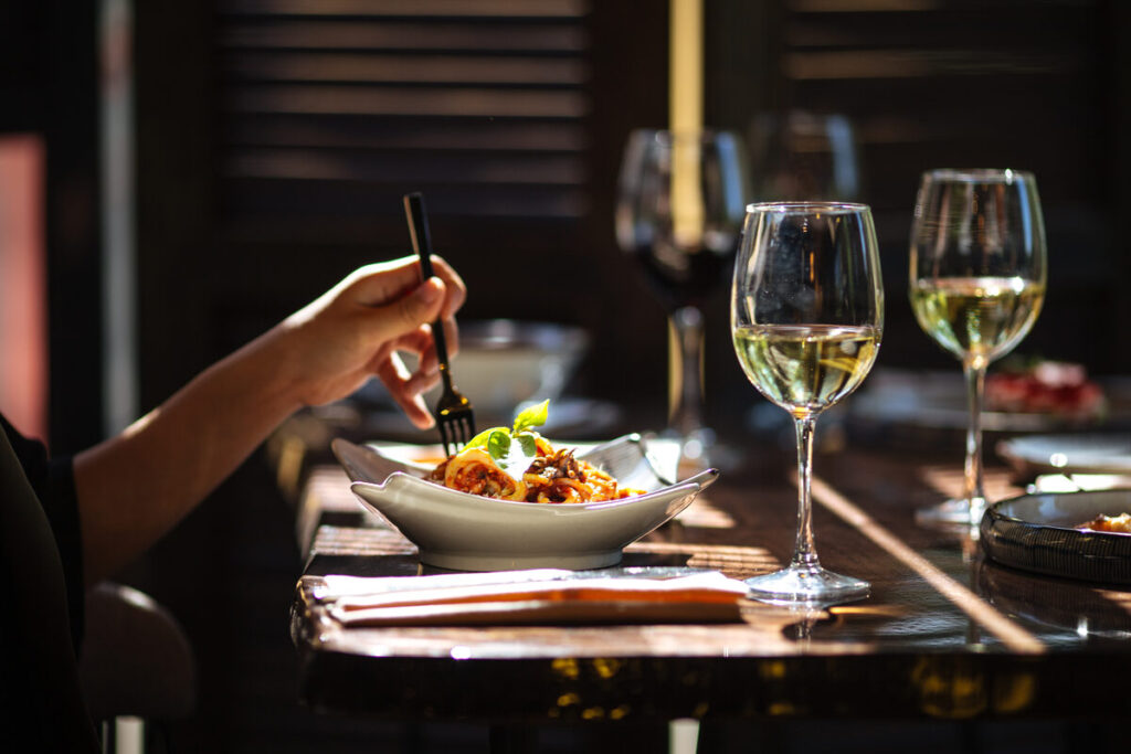 A Foodie’s Guide to Orchard Lakes: Savoring the Best Eats This Vibrant Neighborhood Has to Offer